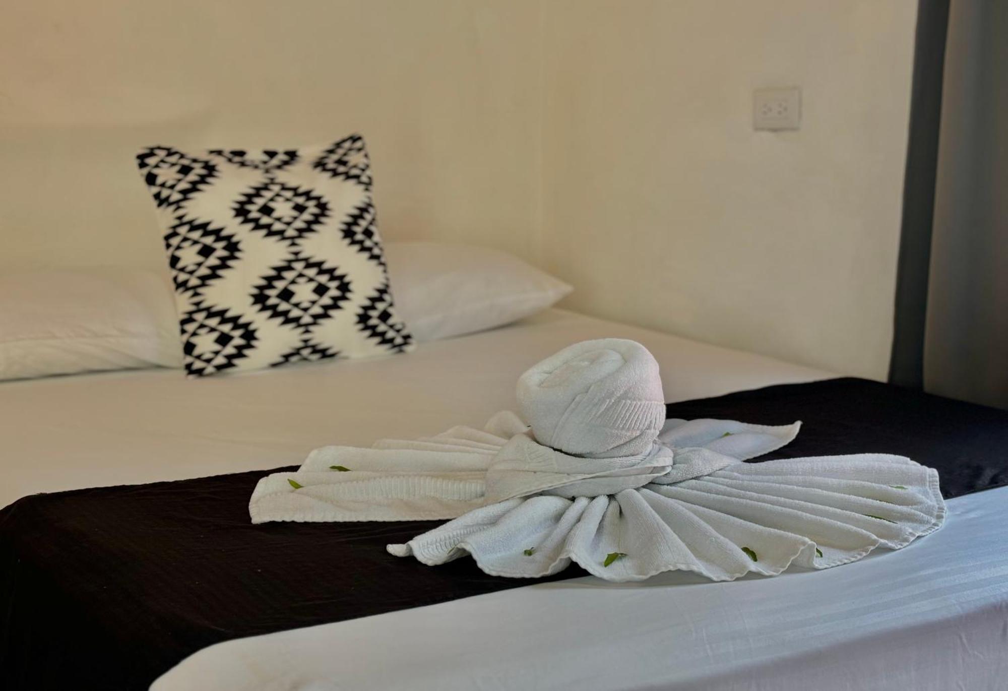 Carey Lodging Tortuguero Exterior photo